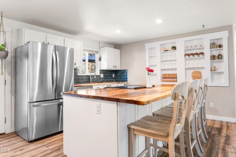 Tiny photo for 63385 Omer Drive, Bend, OR 97701 (MLS # 220226633)