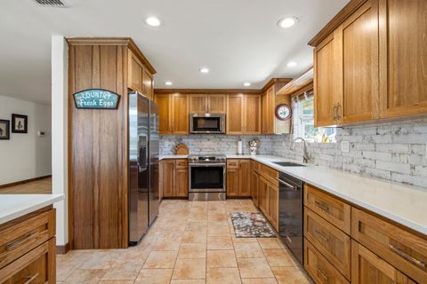 Tiny photo for 1528 Tamera Drive, Klamath Falls, OR 97603 (MLS # 220213165)