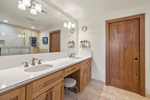 Tiny photo for 1528 Tamera Drive, Klamath Falls, OR 97603 (MLS # 220213165)