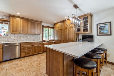 Tiny photo for 1528 Tamera Drive, Klamath Falls, OR 97603 (MLS # 220213165)