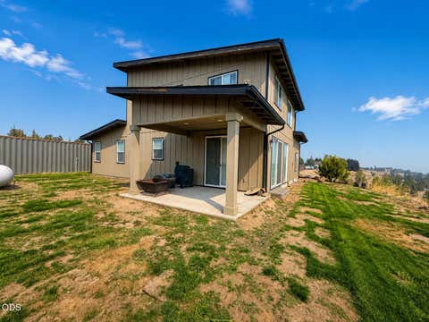 Tiny photo for 1901 NE Camas Lane, Madras, OR 97741 (MLS # 220226643)