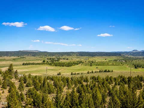 Tiny photo for 1901 NE Camas Lane, Madras, OR 97741 (MLS # 220226643)