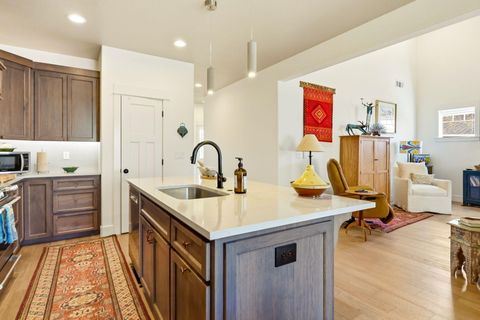 Tiny photo for 3847 Wyoming Lane, Medford, OR 97504 (MLS # 220221183)