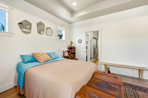 Tiny photo for 3847 Wyoming Lane, Medford, OR 97504 (MLS # 220221183)