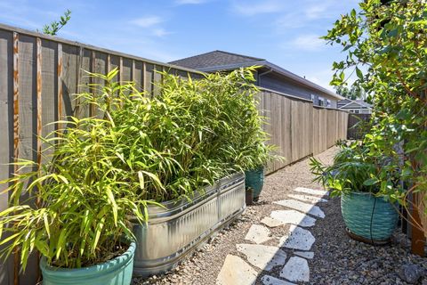 Tiny photo for 3847 Wyoming Lane, Medford, OR 97504 (MLS # 220221183)