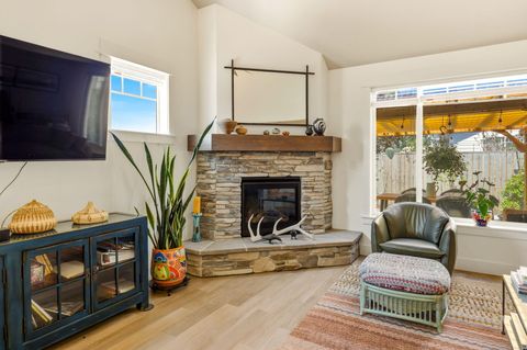 Tiny photo for 3847 Wyoming Lane, Medford, OR 97504 (MLS # 220221183)