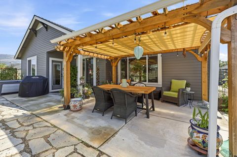 Tiny photo for 3847 Wyoming Lane, Medford, OR 97504 (MLS # 220221183)