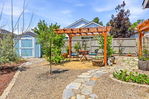 Tiny photo for 3847 Wyoming Lane, Medford, OR 97504 (MLS # 220221183)