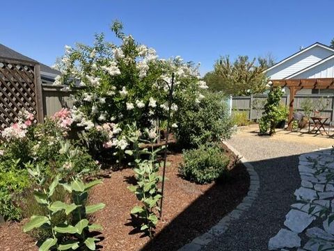 Tiny photo for 3847 Wyoming Lane, Medford, OR 97504 (MLS # 220221183)