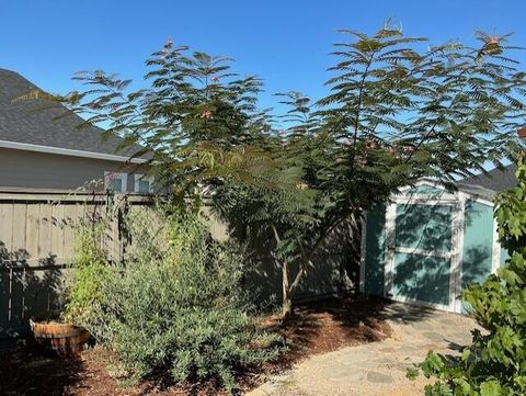Tiny photo for 3847 Wyoming Lane, Medford, OR 97504 (MLS # 220221183)