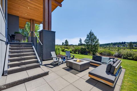 Tiny photo for 61404 SW Skene Trail, Bend, OR 97702 (MLS # 220225384)