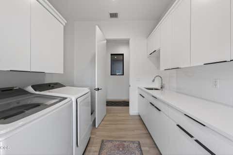Tiny photo for 61404 SW Skene Trail, Bend, OR 97702 (MLS # 220225384)