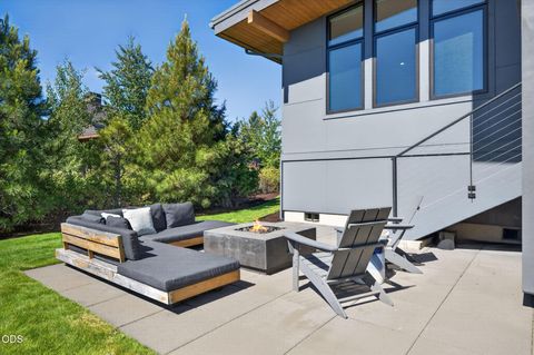 Tiny photo for 61404 SW Skene Trail, Bend, OR 97702 (MLS # 220225384)