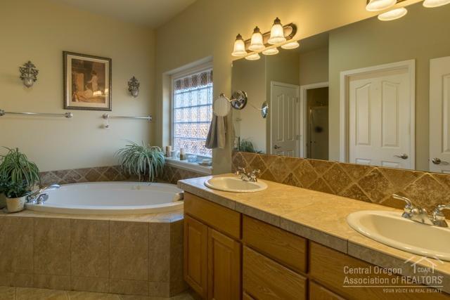 Hollow Pine Estate - Residential