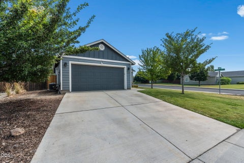 Tiny photo for 2620 NE 3rd Street, Redmond, OR 97756 (MLS # 220225760)