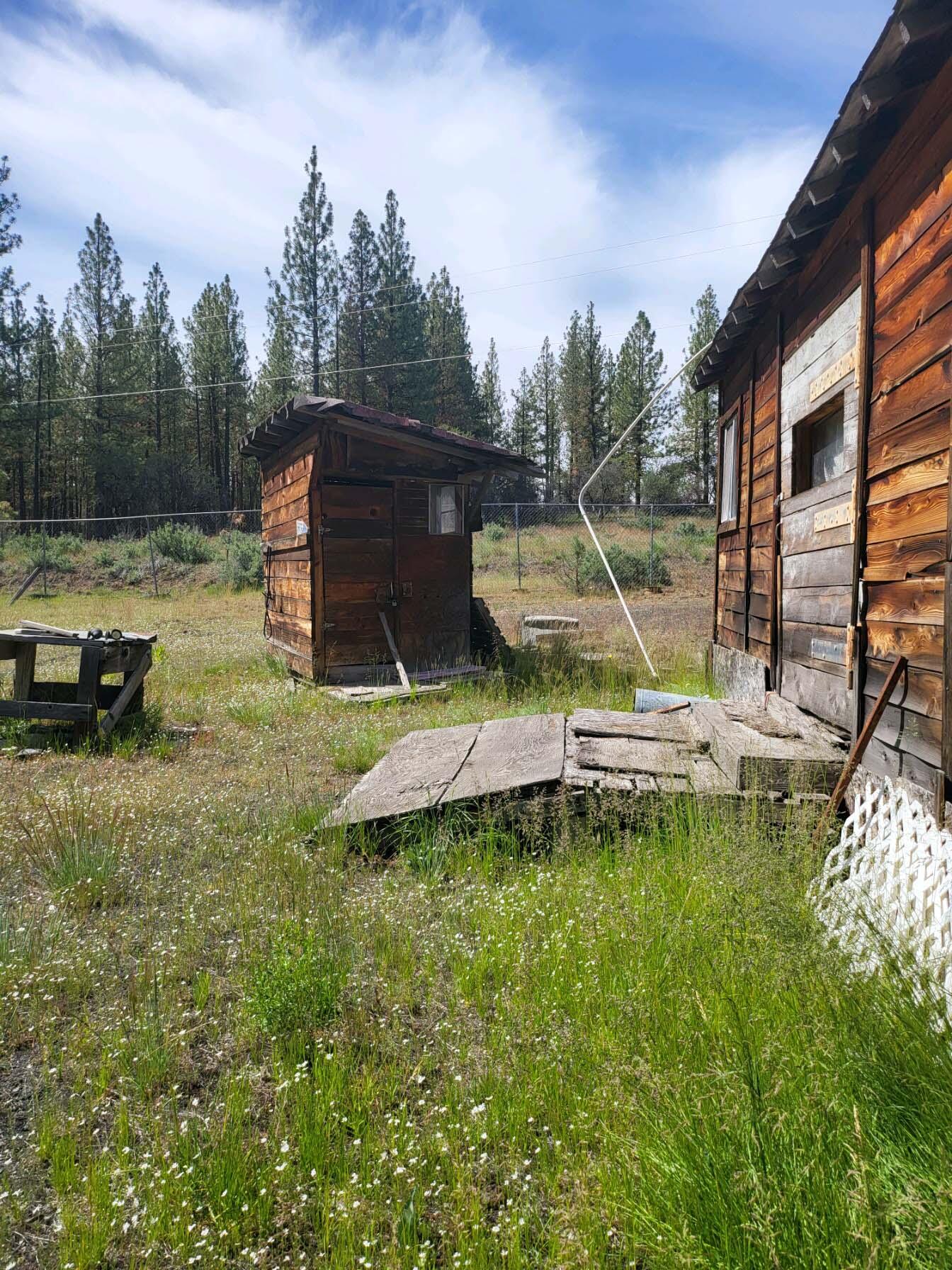 Klamath Country - Land