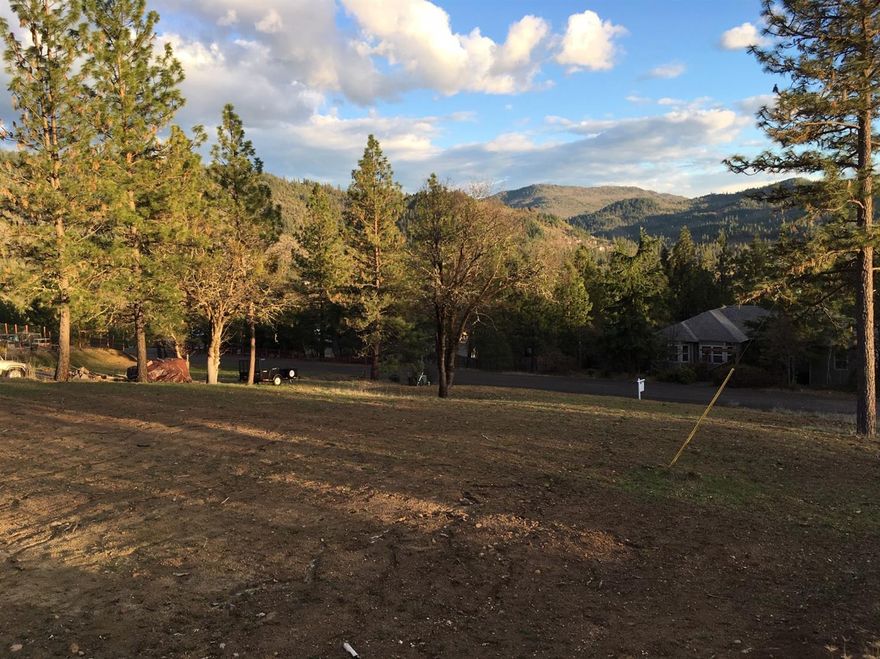 Great opportunity to build your dream home with views! This large lot rectangular lot is perfect for the house, shop and still room for all your toys to enjoy the many outdoor activities Southern Oregon has to offer. With all utilities to the site, this property is just waiting for your visions. Come see the views for yourself, and let your adventure begin!