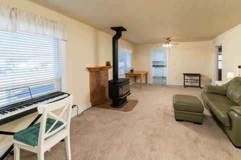 Tiny photo for 798 Claypool Street, Prineville, OR 97754 (MLS # 220211458)