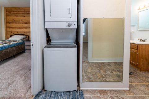 Tiny photo for 798 Claypool Street, Prineville, OR 97754 (MLS # 220211458)