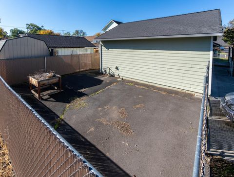 Tiny photo for 798 Claypool Street, Prineville, OR 97754 (MLS # 220211458)