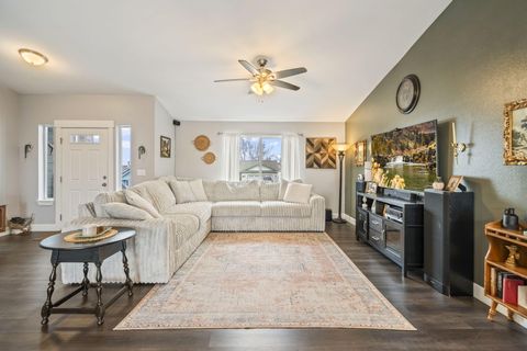 Tiny photo for 430 E D Street, Culver, OR 97734 (MLS # 220212199)