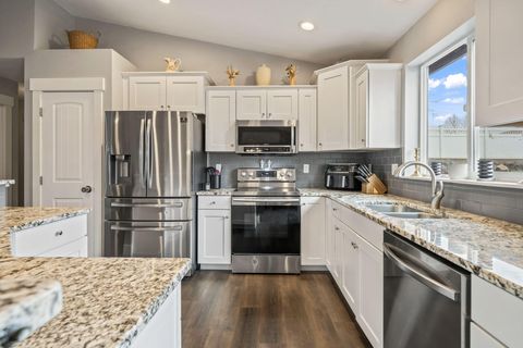 Tiny photo for 430 E D Street, Culver, OR 97734 (MLS # 220212199)