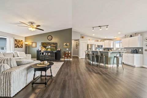 Tiny photo for 430 E D Street, Culver, OR 97734 (MLS # 220212199)