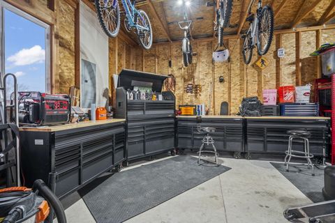 Tiny photo for 430 E D Street, Culver, OR 97734 (MLS # 220212199)