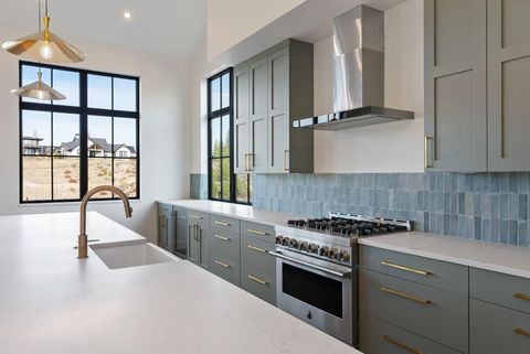 Tiny photo for 3118 NW Crossing Drive, Bend, OR 97703 (MLS # 220212954)