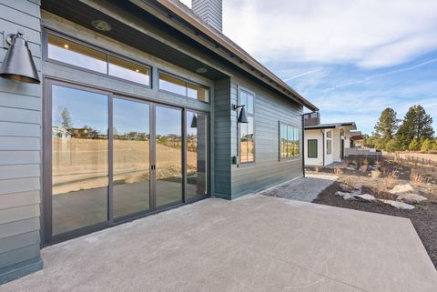 Tiny photo for 3118 NW Crossing Drive, Bend, OR 97703 (MLS # 220212954)