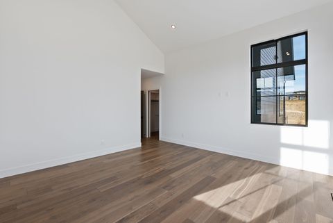 Tiny photo for 3118 NW Crossing Drive, Bend, OR 97703 (MLS # 220212954)