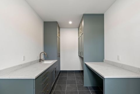 Tiny photo for 3118 NW Crossing Drive, Bend, OR 97703 (MLS # 220212954)