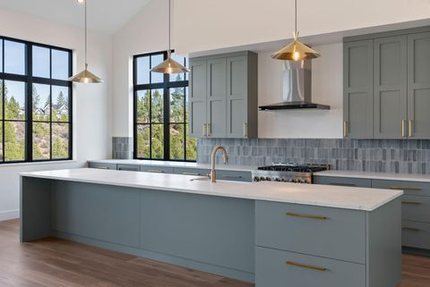 Tiny photo for 3118 NW Crossing Drive, Bend, OR 97703 (MLS # 220212954)