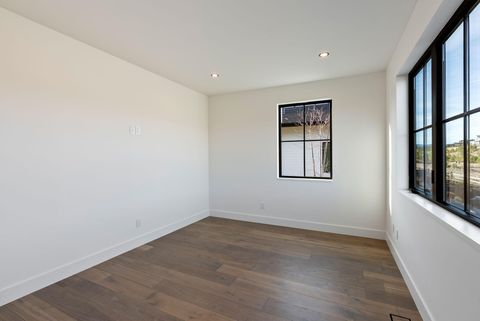 Tiny photo for 3118 NW Crossing Drive, Bend, OR 97703 (MLS # 220212954)