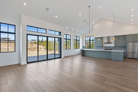 Tiny photo for 3118 NW Crossing Drive, Bend, OR 97703 (MLS # 220212954)