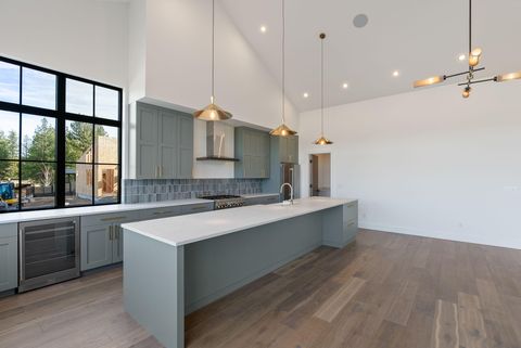 Tiny photo for 3118 NW Crossing Drive, Bend, OR 97703 (MLS # 220212954)