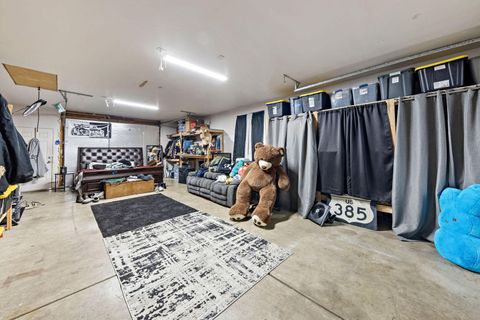 Tiny photo for 2817 Howard Avenue, Medford, OR 97501 (MLS # 220214316)