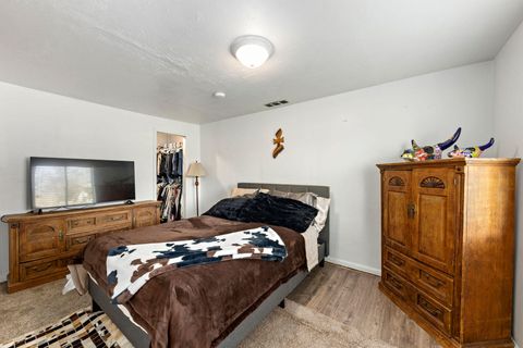 Tiny photo for 2817 Howard Avenue, Medford, OR 97501 (MLS # 220214316)