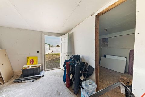 Tiny photo for 2817 Howard Avenue, Medford, OR 97501 (MLS # 220214316)