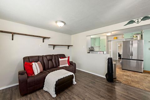 Tiny photo for 2817 Howard Avenue, Medford, OR 97501 (MLS # 220214316)