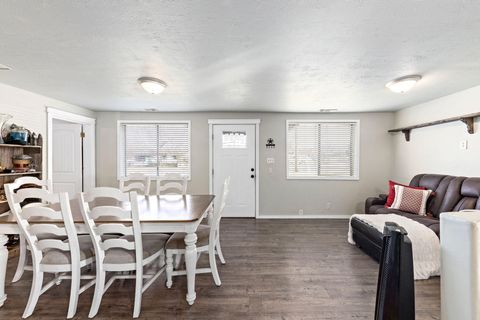 Tiny photo for 2817 Howard Avenue, Medford, OR 97501 (MLS # 220214316)