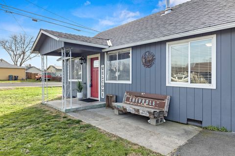 Tiny photo for 2817 Howard Avenue, Medford, OR 97501 (MLS # 220214316)