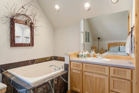 Tiny photo for 1643 Prairie Falcon Drive, Redmond, OR 97756 (MLS # 220220055)