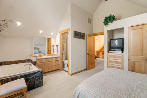 Tiny photo for 1643 Prairie Falcon Drive, Redmond, OR 97756 (MLS # 220220055)