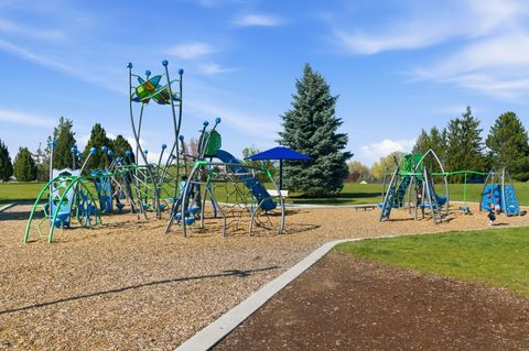 Tiny photo for 3559 SW Pumice Place, Redmond, OR 97756 (MLS # 220219456)