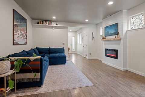 Tiny photo for 3559 SW Pumice Place, Redmond, OR 97756 (MLS # 220219456)