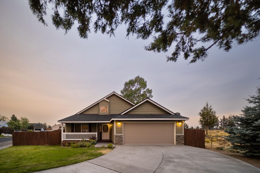 Enjoy the oversized corner lot of this beautiful 3 bedroom, 2 bath home built in 2000, featuring 1632 sq. feet,
on a nice size .22 acre lot. This turn-key home has central air, brand new roof and garage door. You'll love the
open floor plan with vaulted ceilings in the living room, gas fireplace, and engineered hardwood floors. Enjoy
stainless steel appliances in the kitchen, tile countertops and an additional breakfast nook that could be used
as an office. The master bedroom features dual sinks and a soaking tub. This property is close to schools,
shopping, hospital, parks and the canal. Schedule your tour today!