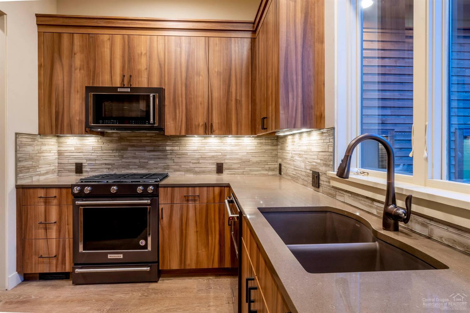 Broken Top - Residential