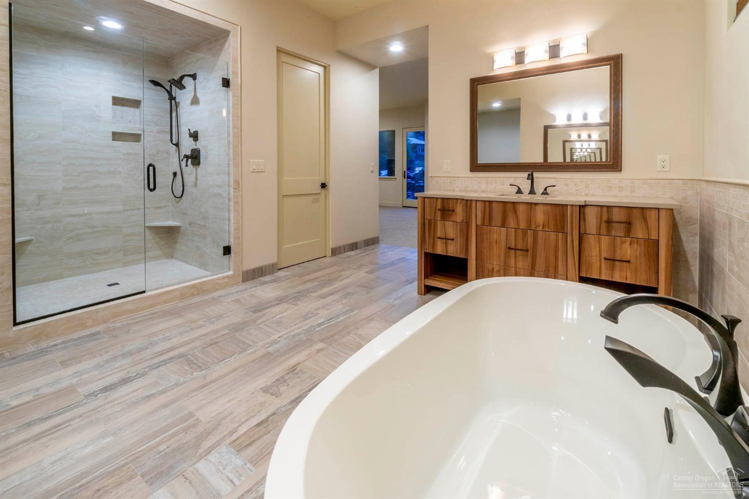 Broken Top - Residential