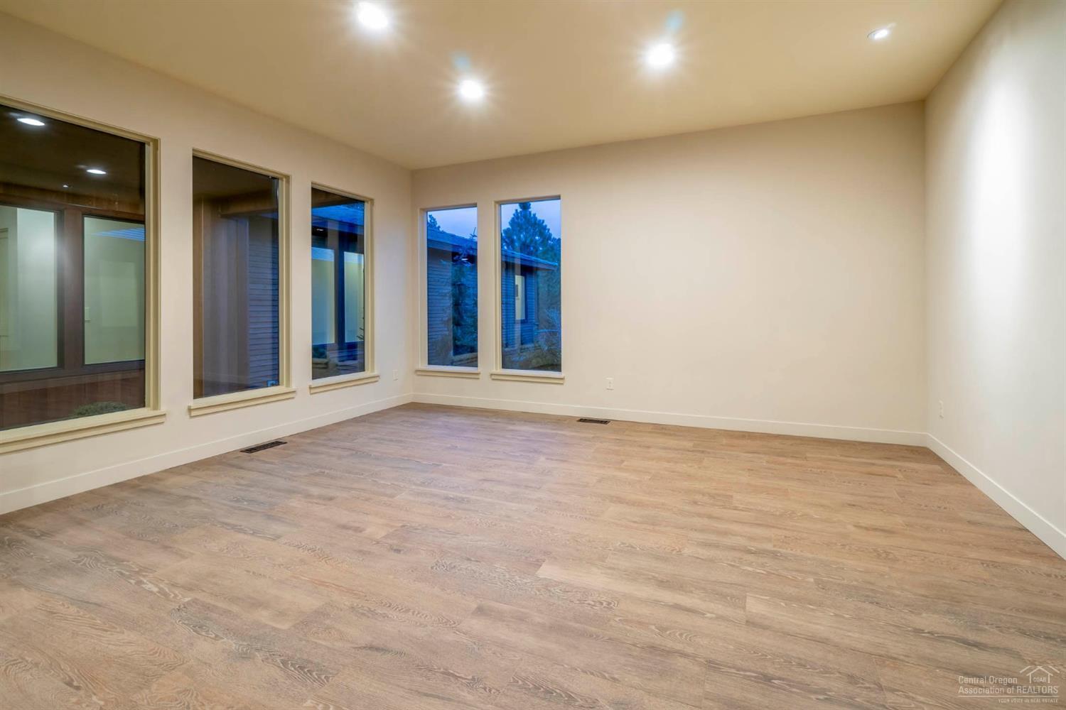 Broken Top - Residential